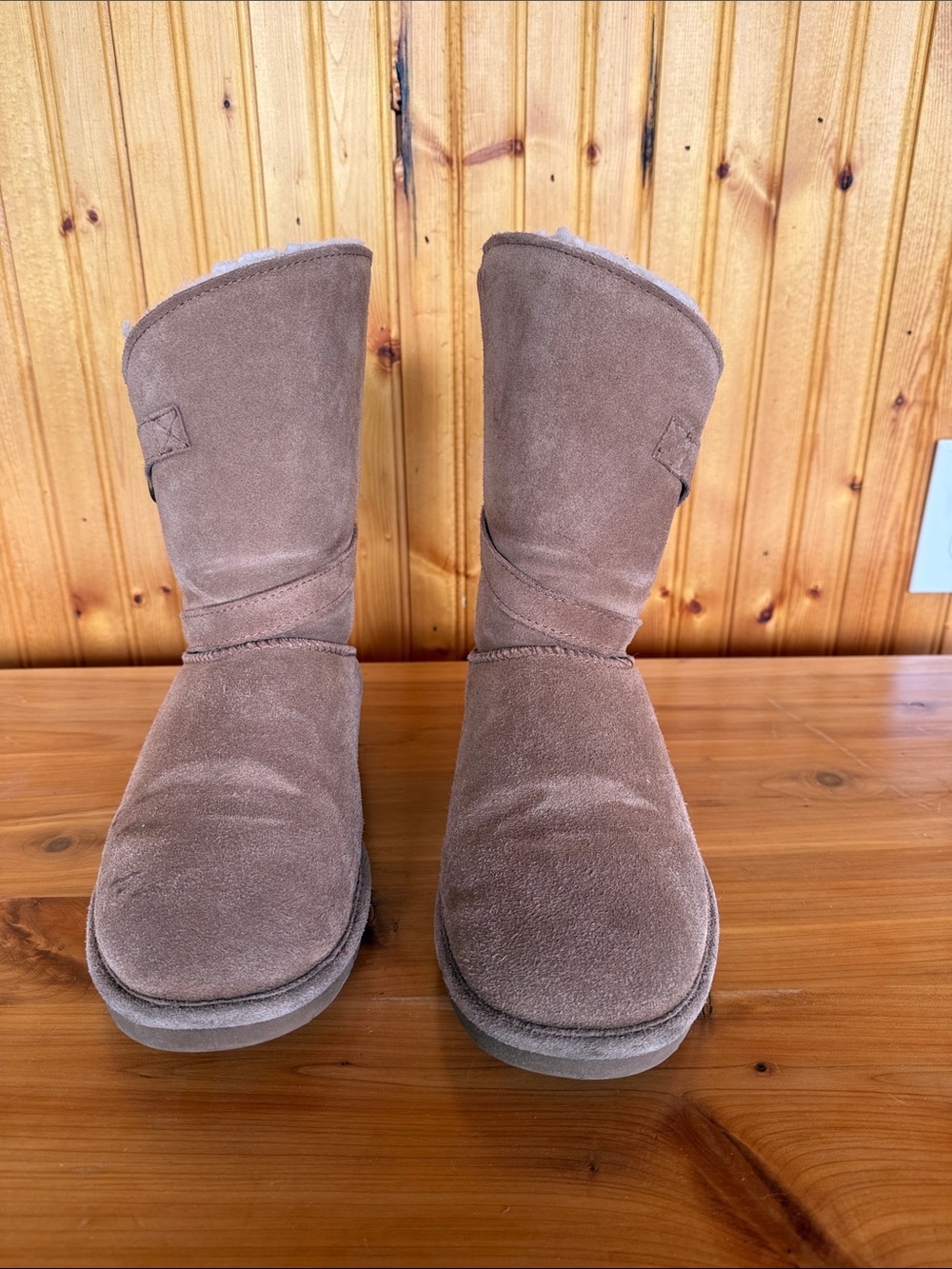 BearPaw Men’s Suede Shearling Boots - Light Brown